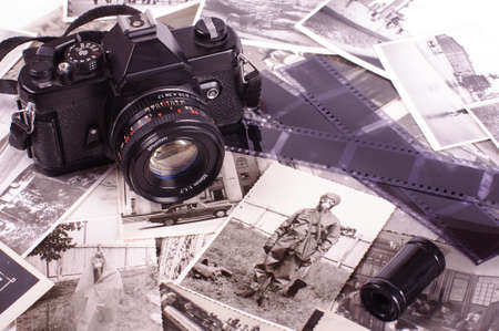 Vintage black and white photos and old obsolete camera history conceptの写真素材