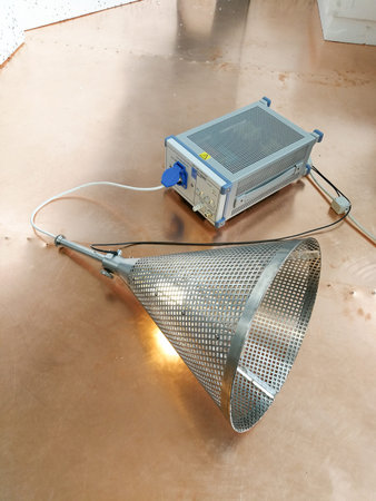 Special equipment for fluorescent lamp EMC testing according CISPR 15 standard