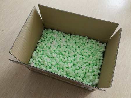 Loose fillers many soft chips in the parcel box for professional shippment protection