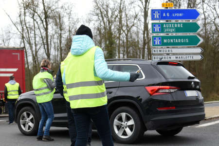 demonstration of yellow vest in december 2018 in fontainebleau in franceのeditorial素材