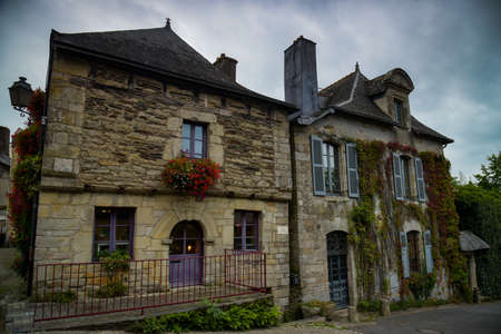 ROCHEFORT EN TERRE - FRANCE - SEPTEMBER 2021: street view on the medieval village of rochefort en terre on brittany in Franceのeditorial素材