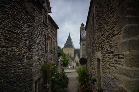 ROCHEFORT EN TERRE - FRANCE - SEPTEMBER 2021: street view on the medieval village of rochefort en terre on brittany in Franceのeditorial素材