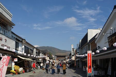Nagano, Japan- 5 November,2018 : Tourist walking on Nakamise Street the shopping street lead to famous Zenkoji temple in the sunny day on 5 November,2018 in Nagano, Japanのeditorial素材