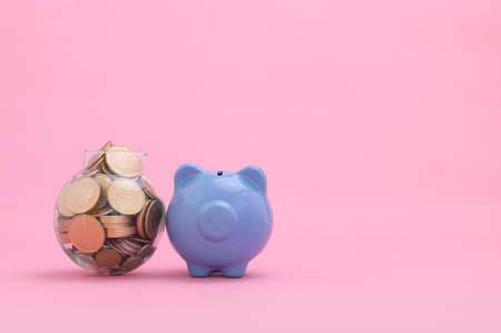 Ideas save money invest in stocks, grow income taxesの写真素材