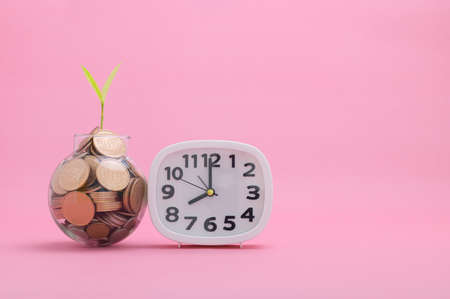 Ideas save money invest in stocks, grow income taxesの写真素材