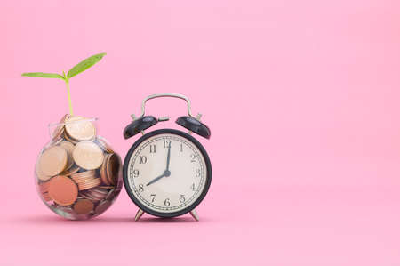 Ideas save money invest in stocks, grow income taxesの写真素材