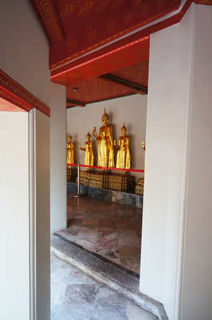 Golden Buddha at Wat pho Bagkok Thailandのeditorial素材