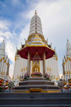 Temple at wat Pichaya-yatigaram Bangkok Thailandの写真素材