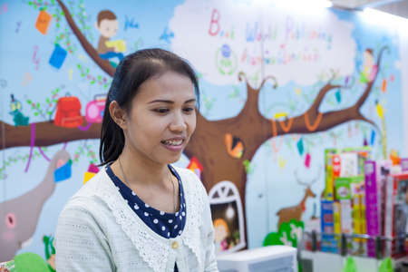 Bangkok, Thailand - October 18, 2013   Unidentified visitors  buy the books on October 18, 2013 in Bangkok, Thailandのeditorial素材