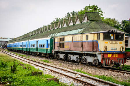 railway in the station, Yangon, Myanmar, 21-may-2017のeditorial素材