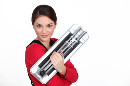 Brunette tile cutter