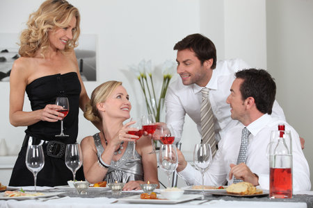 食事会の写真 イラスト素材一覧 339 631件 ストックフォトのamanaimages Plus