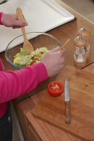 making saladの写真素材