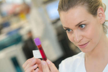 putting the tagの写真素材