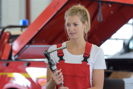 picture of female ambulance mechanic