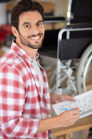 mae mechanic in bicycle shopの写真素材