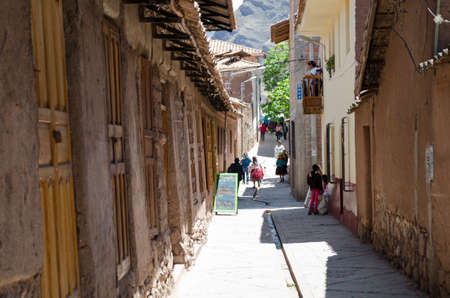 PISAC, PERU OCTOBER 6, 2015: View of a street in Pisac, Peruのeditorial素材