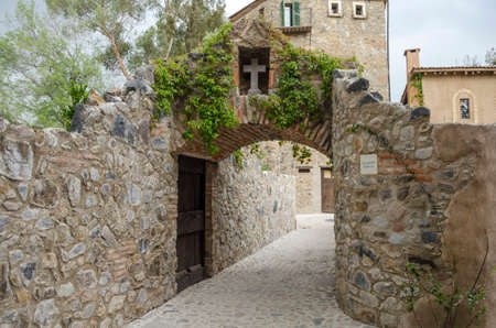 VAL'QUIRICO, TLAXCALA, MEXICO- MARCH 25, 2017: Alley in a street of Val'Quirico, a town near to Tlaxcala, Mexicoのeditorial素材