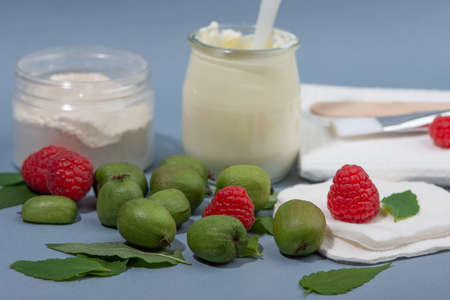 Homemade natural face mask recipe with kiwi, yogurt and white clay.の写真素材