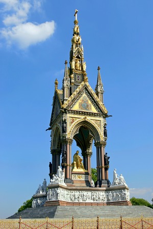 Prince Albert Memorial with sculpture groups in London.のeditorial素材