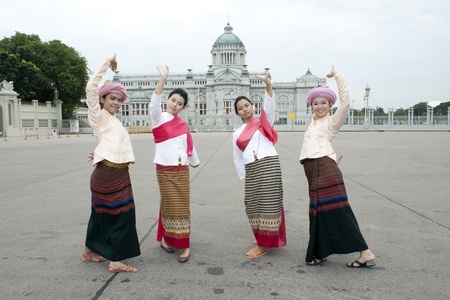 bangkok, thailand - october 2: an unidentified woman performs a thai traditional dance during a parade of people from the northern territory of thailand, october 2, 2011 in bangkok, thailand. のeditorial素材