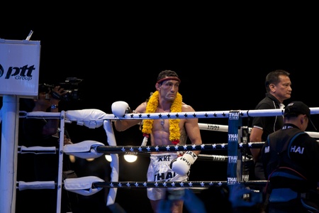 BANGKOK, THAILAND- DEC 18 : Unidentified boxer competes in Thai Fight Final:Muay Thailand Worldのeditorial素材