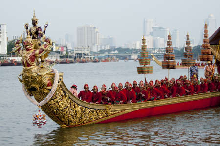 BANGKOK,THAILAND-NOVEMBER,2 The Royal Barge Procession Exercises on the occasion for Royal Kathin ceremony which will take place at Wat Arun Ratchavararam,November 2,2012 in Bangkok,Thailand のeditorial素材