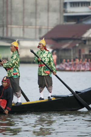 BANGKOK,THAILAND-NOVEMBER,2 The Royal Barge Procession Exercises on the occasion for Royal Kathin ceremony which will take place at Wat Arun Ratchavararam,November 2,2012 in Bangkok,Thailand のeditorial素材