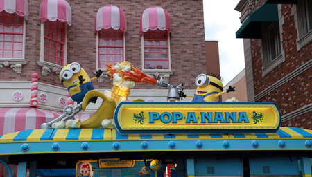 Konohana, Osaka, Japan November 20, 2017: Statue of Minions on the top of the popcorn shop in Universal Studios Japan. They are also the official mascots of Illumination Entertainment.のeditorial素材