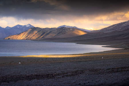 Beautiful landscape snow mountains on pangong lake with twilight sunset background. Leh, Ladakh, India.の写真素材