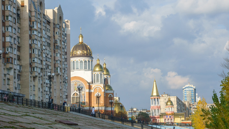 Quay of the Dnieper Bay in Kiev in the Obolon area, autumn city landscapeのeditorial素材