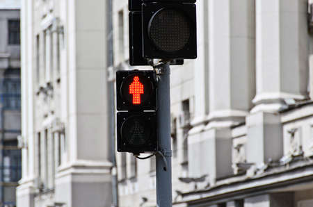  Red traffic light on a city streetの写真素材