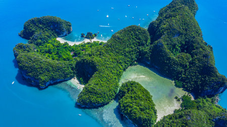 Aerial view Koh Hong or Ko Hong island in Krabi andaman sea from above, beautiful lagoon island and beache of Krabi, Thailand.の写真素材