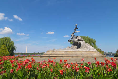 WASHINGTON, DC - August 27, 2016: The Navy-Merchant Marine Memorial is located in Lady Bird Johnson Park on Columbia Island to honor US Navy sailors and Merchant Marines who died at sea during World War I.のeditorial素材