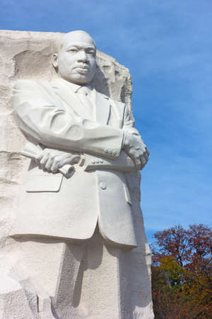 WASHINGTON DC, USA â NOVEMBER 9, 2014: Martin Luther King Jr Memorial in autumn. Memorial opened to the public on August 22, 2011.のeditorial素材