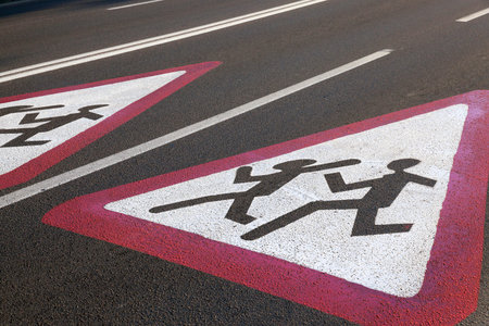 photographed markings on the road, which regulates the movement of participants,