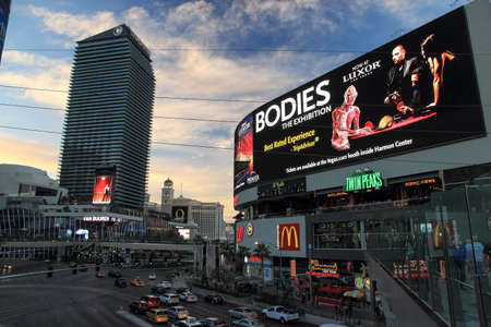 Las Vegas, USA - 15 July 2013: Walking in Las Vegas. City streets. Commercial and private buildings. Street life.のeditorial素材