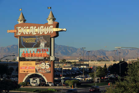 Las Vegas, USA - 15 July 2013: Walking in Las Vegas. City streets. Commercial and private buildings. Street life.のeditorial素材