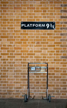 Platform 9 34 & Trolley