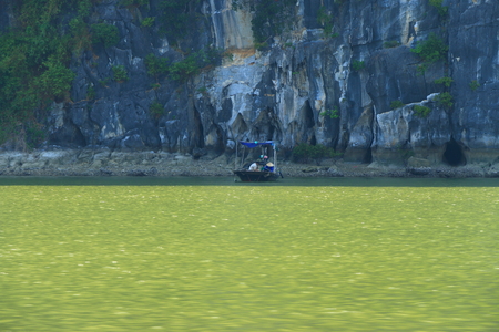 ha long bay cat ba islands and rock formations vietnamの写真素材