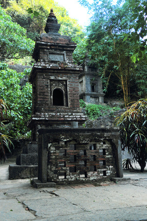 tam coc three temples on mountainのeditorial素材