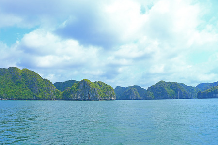 ha long bay cat ba islands and rock formationsの写真素材