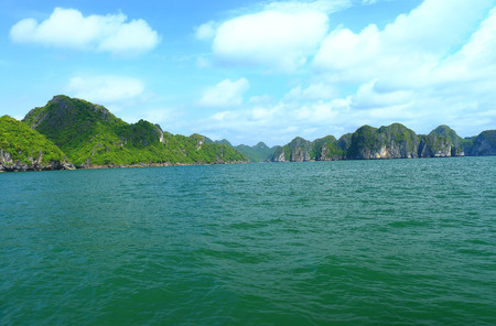 ha long bay cat ba islands and rock formationsの写真素材