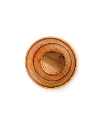 coasters and plates are made of woodの写真素材