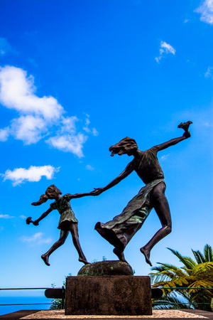 Tropical gardens of Monte Palace statue of mother and daughterのeditorial素材