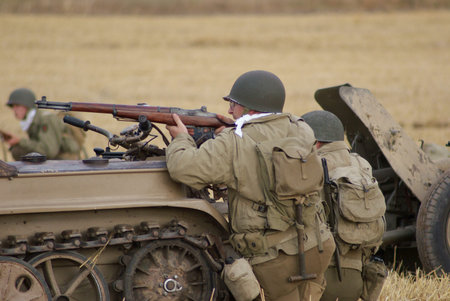 Front in Africa, attacking soldiers Allies 