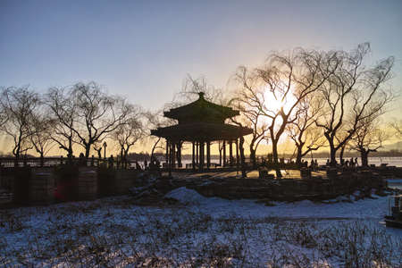 The winter dusk in Summer Palaceのeditorial素材