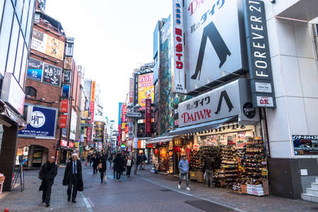 TOKYO, JAPAN - January 27, 2016: Street scene in Shibuyaのeditorial素材