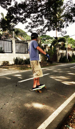 Young man skate boardingの素材