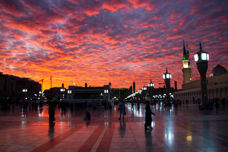Al Masjid an Nabawi mosque beatuful sunset cloudy - Medina Saudi Arabia 6 jan 2020のeditorial素材